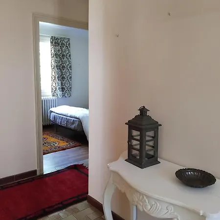 Maison Au Bord D'un Cours D'eau *