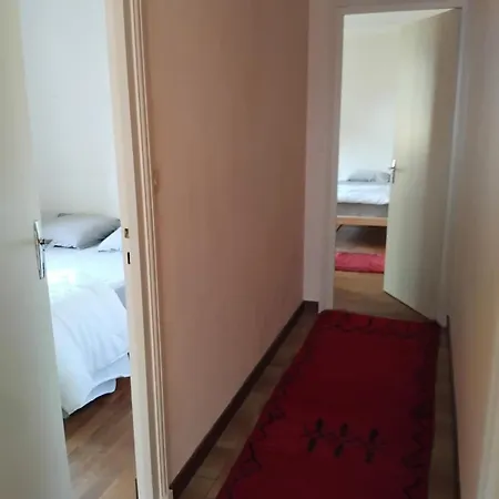 Maison Au Bord D'un Cours D'eau